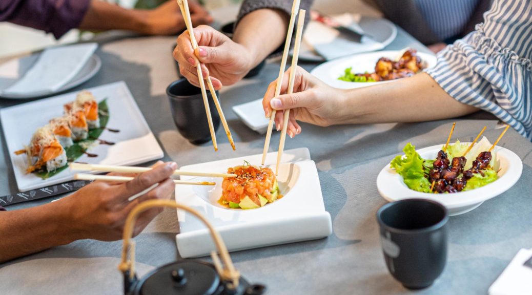 Quel restaurant sushi se distingue par un excellent rapport qualité/prix pour les familles ?