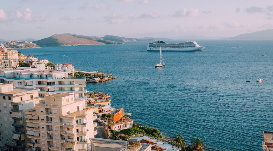 Croisière de luxe ou croisière économique : laquelle choisir pour son prochain voyage ?